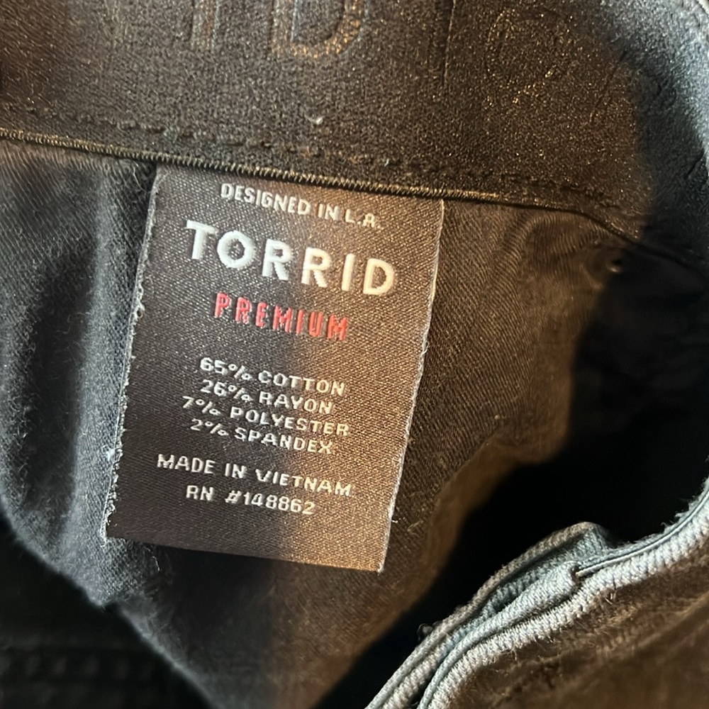 Torrid Sky High Skinny Black Jeans - Picture 6 of 14